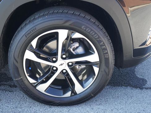 New 2026 Chevrolet Trax RS w/ Sunroof Package image 13