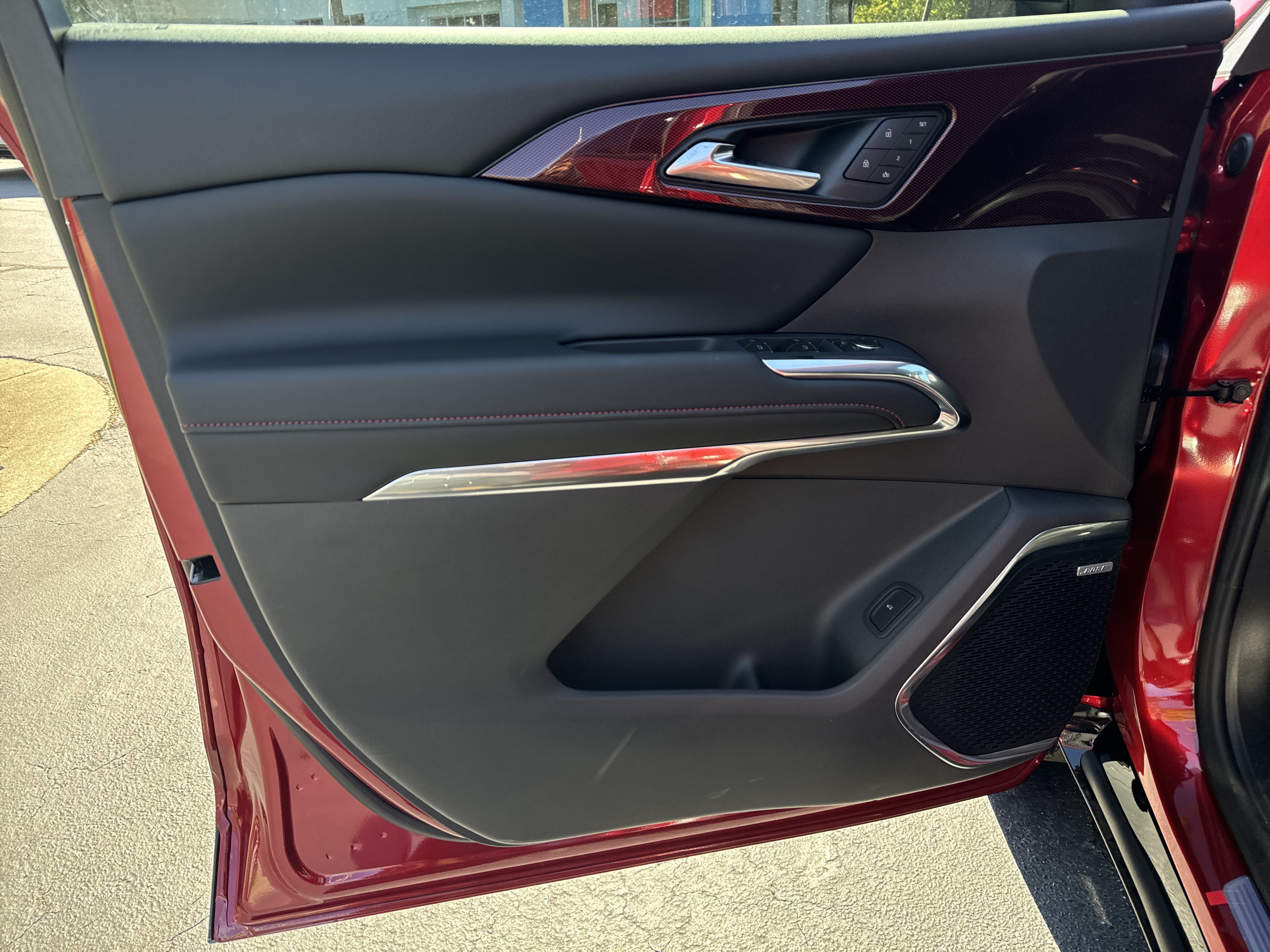 New 2027 Chevrolet Traverse RS w/ LPO, Floor Liner Package FWD image 10