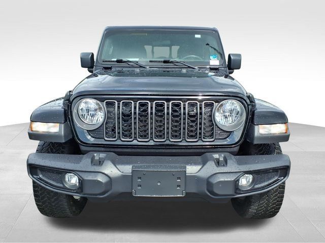 Used 2025 Jeep Gladiator Sport AWD/4WD image 11