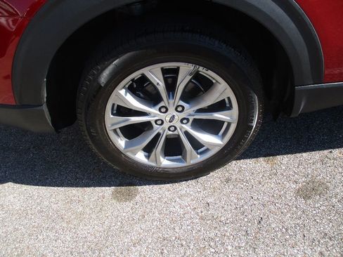 Certified 2021 Ford Explorer XLT w/ Equipment Group 202A image 25