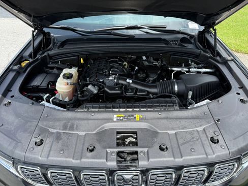 Used 2021 Jeep Grand Cherokee L Limited w/ Luxury Tech Group II AWD/4WD image 13