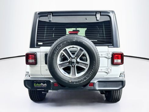 Used 2020 Jeep Wrangler Unlimited Sahara AWD/4WD image 7