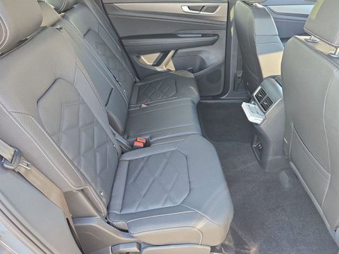 New 2026 Volkswagen Atlas Cross Sport SE image 24