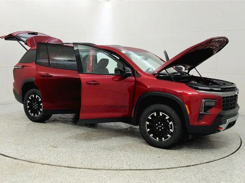 New 2026 Chevrolet Traverse Z71 w/ Driver Confidence Package AWD/4WD image 9
