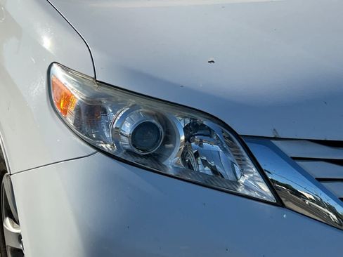 Used 2016 Toyota Sienna LE FWD image 14