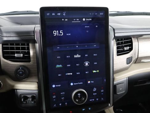 Used 2023 Ford Expedition Limited AWD/4WD image 32