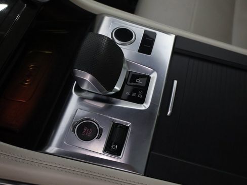 Used 2022 Jaguar F-PACE SVR image 53