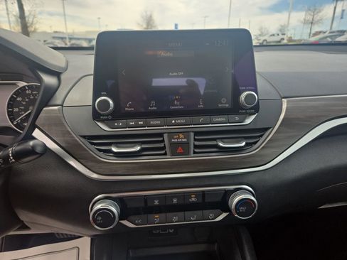 Used 2025 Nissan Altima 2.5 SV image 24