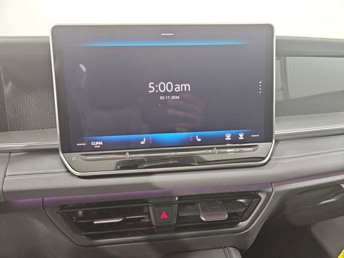 New 2026 Volkswagen Tiguan SE AWD/4WD image 18