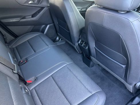 Used 2025 Chevrolet Equinox LT w/ Convenience Package II FWD image 17