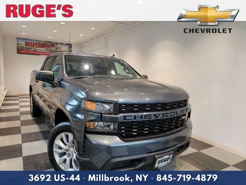 Used 2020 Chevrolet Silverado 1500 Custom w/ Custom Value Package AWD/4WD image 1