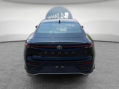 Certified 2026 Toyota Crown AWD/4WD image 5