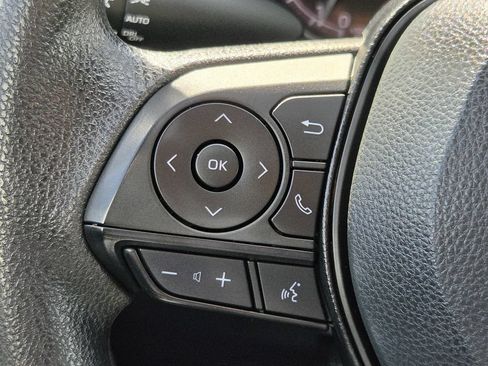 Used 2025 Toyota RAV4 XLE FWD image 24