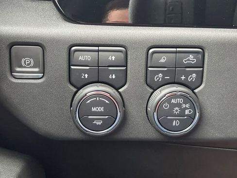 Used 2023 Chevrolet Silverado 1500 High Country w/ High Country Premium Package image 16