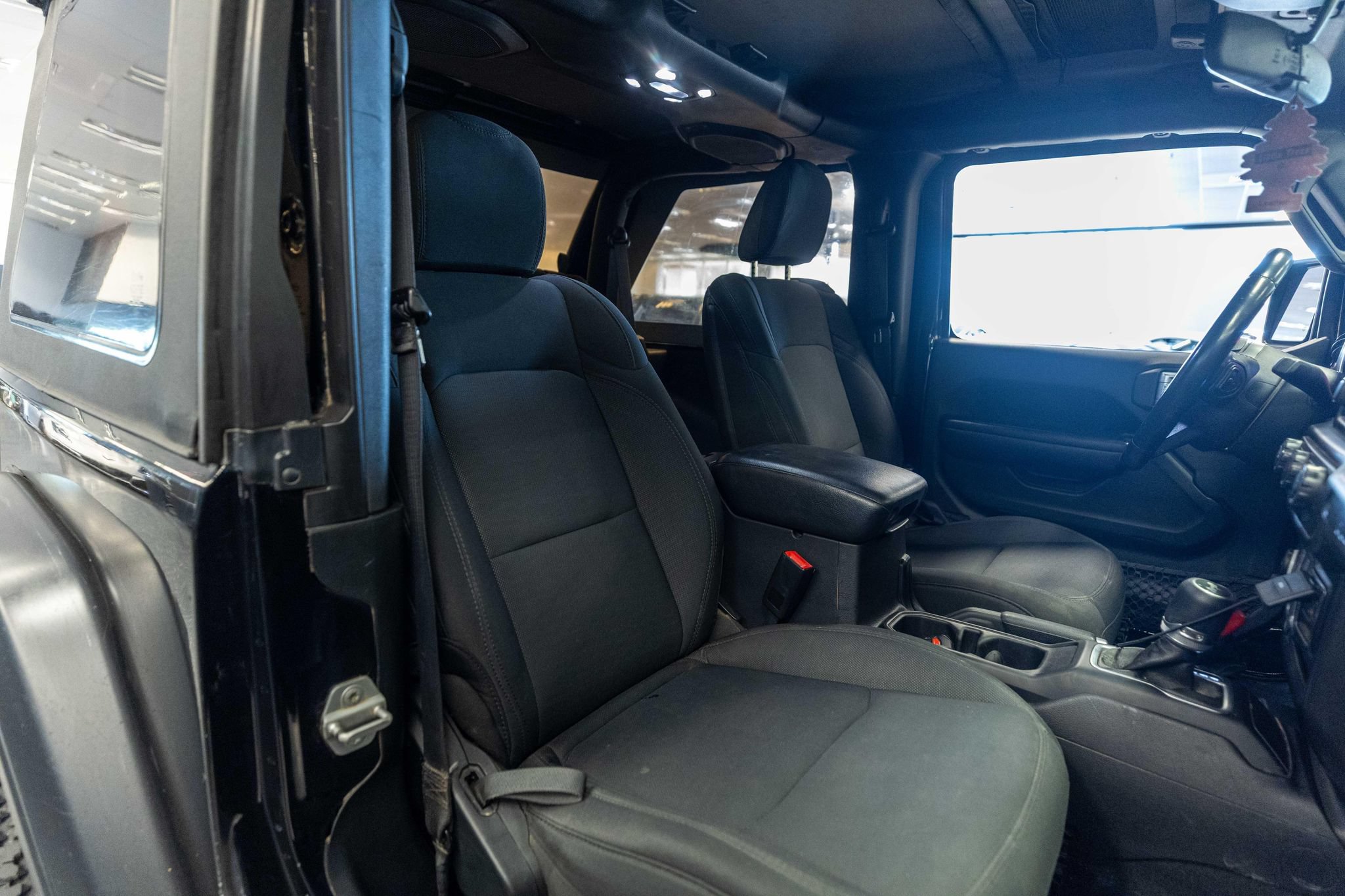 Used 2020 Jeep Wrangler Sport AWD/4WD image 11