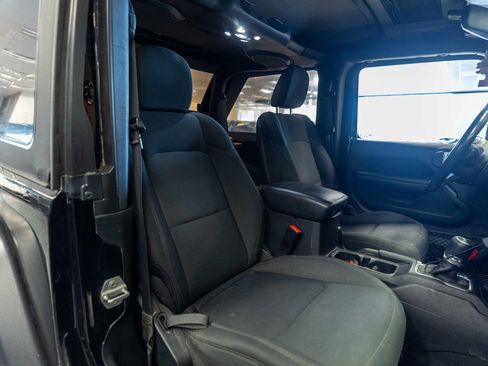 Used 2020 Jeep Wrangler Sport AWD/4WD image 11
