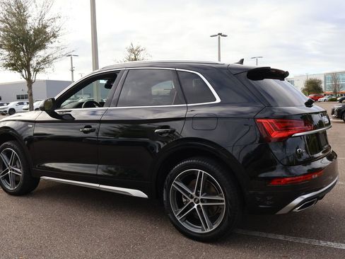 Used 2023 Audi Q5 e Premium Plus w/ Premium Plus Package image 3