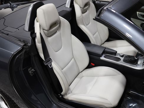 Used 2013 Mercedes-Benz SLK 250 image 41