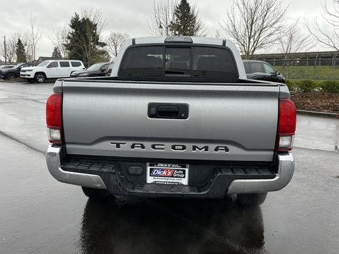Used 2018 Toyota Tacoma SR5 image 4