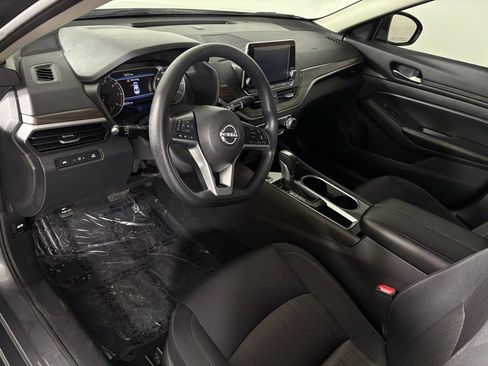 Used 2024 Nissan Altima 2.5 SV image 15