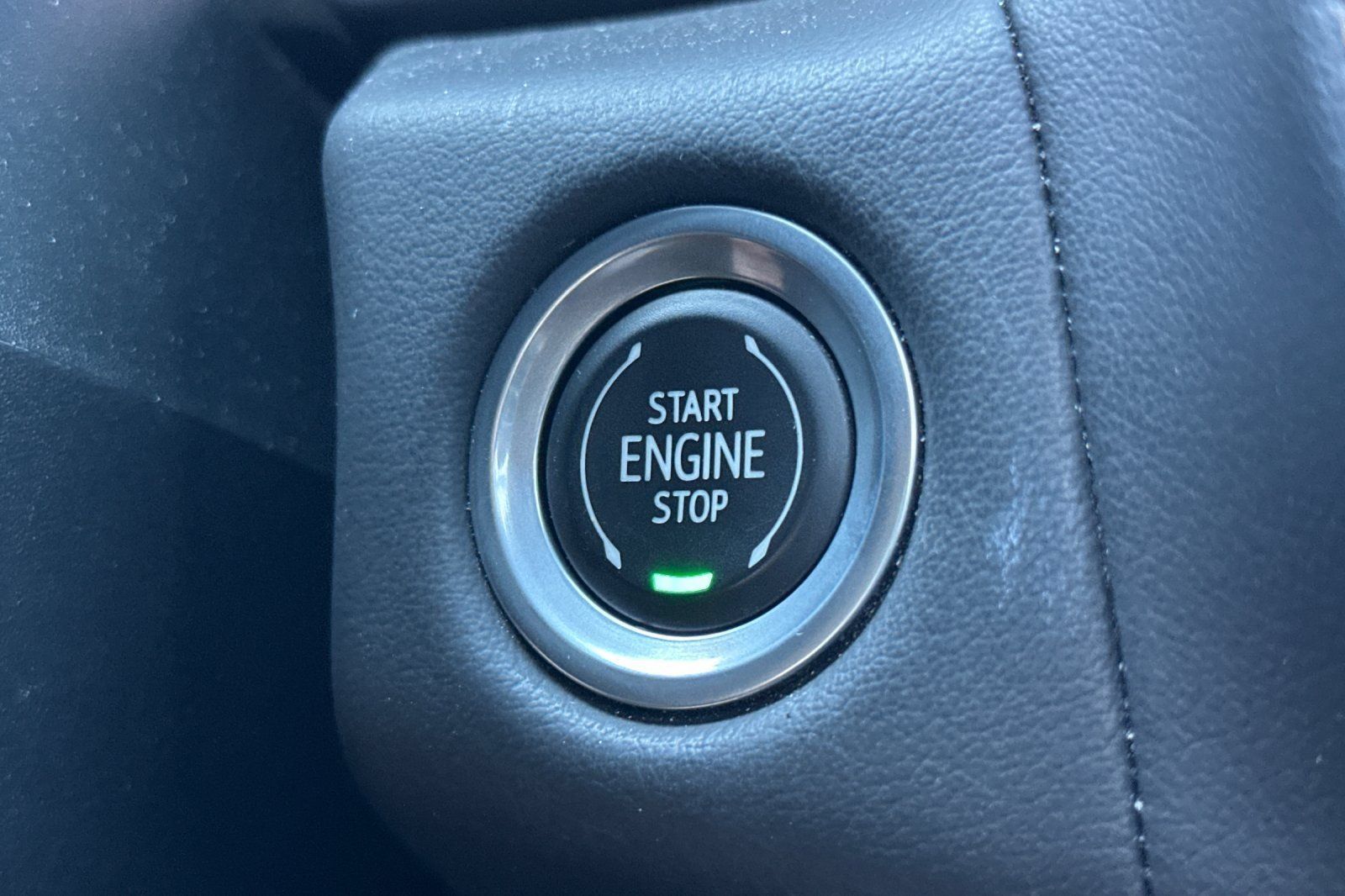 Used 2023 Chevrolet Suburban High Country AWD/4WD image 33