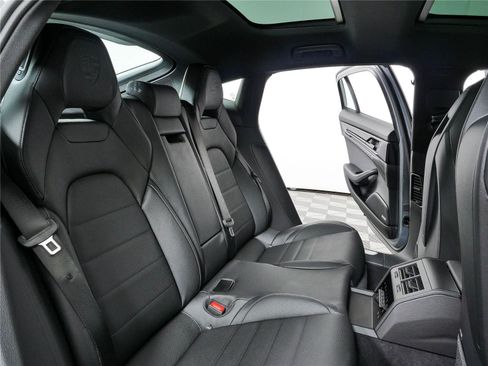 New 2026 Porsche Panamera image 23