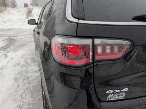 Used 2025 Jeep Compass Limited image 17