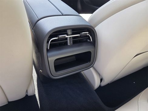 Used 2026 Mercedes-Benz E 350 Sedan image 8