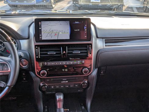 Used 2023 Lexus GX 460 Premium w/ Premium Package image 18