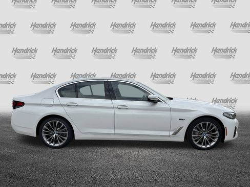 Used 2023 BMW 530e w/ Premium Package image 11