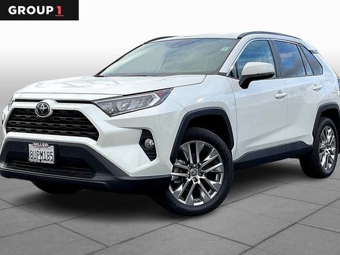 Used 2021 Toyota RAV4 XLE Premium w/ Carpet Mat Package (TMS) FWD image 1