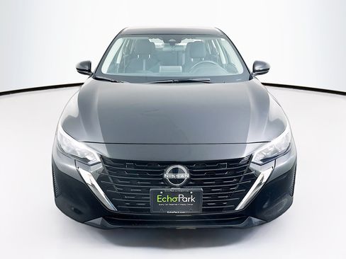 Used 2024 Nissan Sentra SV FWD image 2