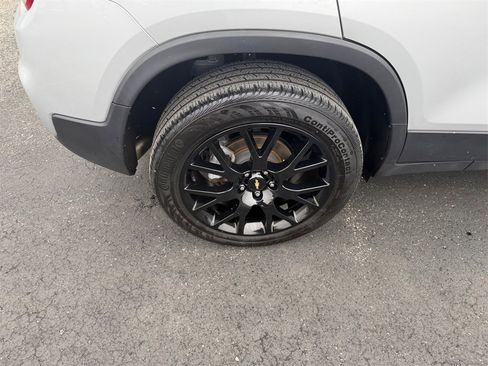 Certified 2022 Chevrolet Trax LT w/ Driver Confidence Package image 29