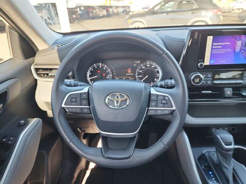 Certified 2023 Toyota Highlander LE image 19