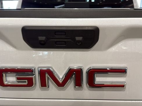 New 2026 GMC Sierra 1500 SLT w/ SLT Premium Plus Package AWD/4WD image 9