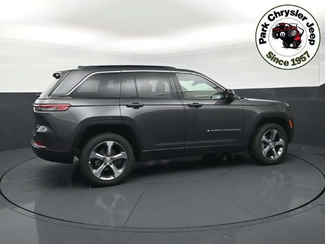 New 2026 Jeep Grand Cherokee Limited w/ Trailer Tow Package AWD/4WD image 6