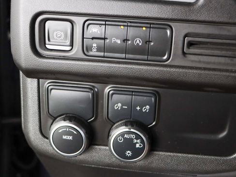 Used 2023 Chevrolet Suburban LT image 22