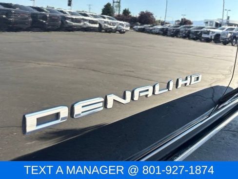 Used 2023 GMC Sierra 3500 Denali w/ Denali Black Diamond Edition AWD/4WD image 21
