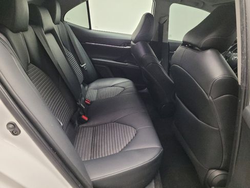 Used 2020 Toyota Camry SE w/ Convenience Package image 19