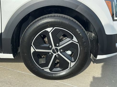 Used 2026 Kia Niro LX FWD image 15