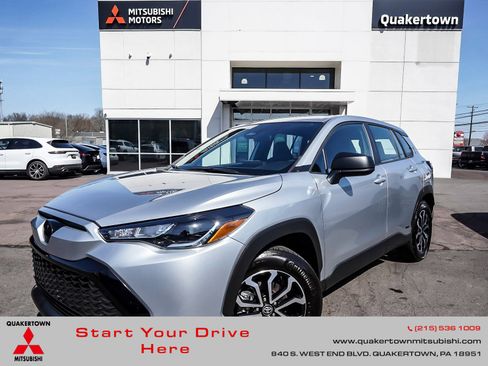 Used 2024 Toyota Corolla Cross AWD Hybrid image 1