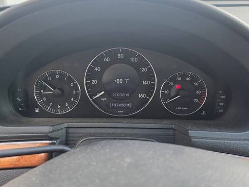 Used 2005 Mercedes-Benz E 320 Sedan image 16