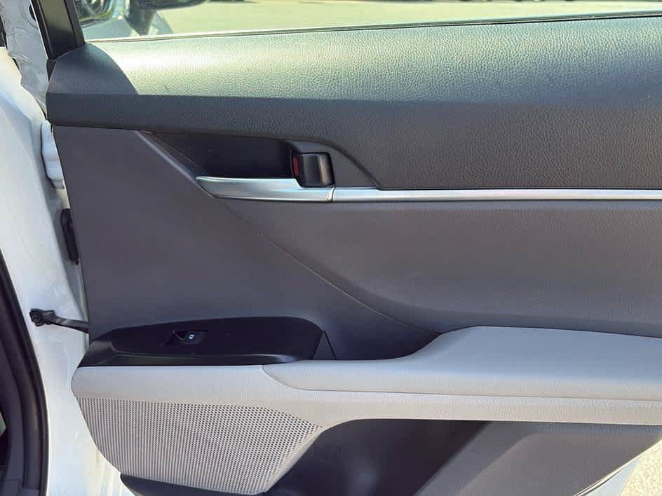 Used 2018 Toyota Camry SE w/ Protection Package (Q2) FWD image 17