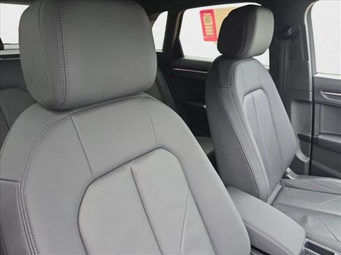 Used 2024 Audi Q3 2.0T Premium Plus w/ Premium Plus Package image 22