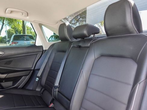 Used 2023 Volkswagen Jetta SE image 24