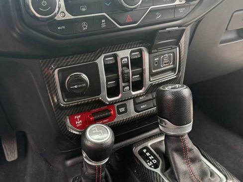 Used 2018 Jeep Wrangler Unlimited Rubicon AWD/4WD image 10