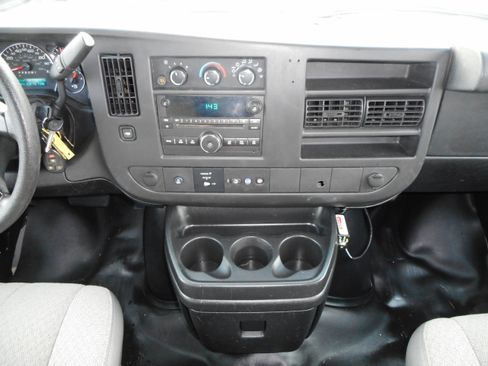 Used 2014 Chevrolet Express 3500 LS RWD image 25