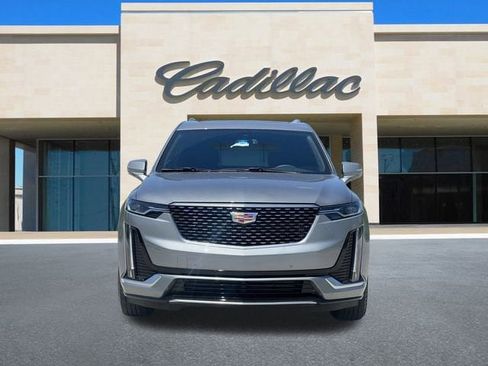 New 2025 Cadillac XT6 Luxury image 8