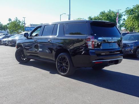 Used 2024 Chevrolet Suburban Premier AWD/4WD image 9