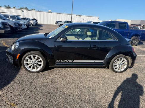 Used 2018 Volkswagen Beetle 2.0T SE FWD image 4